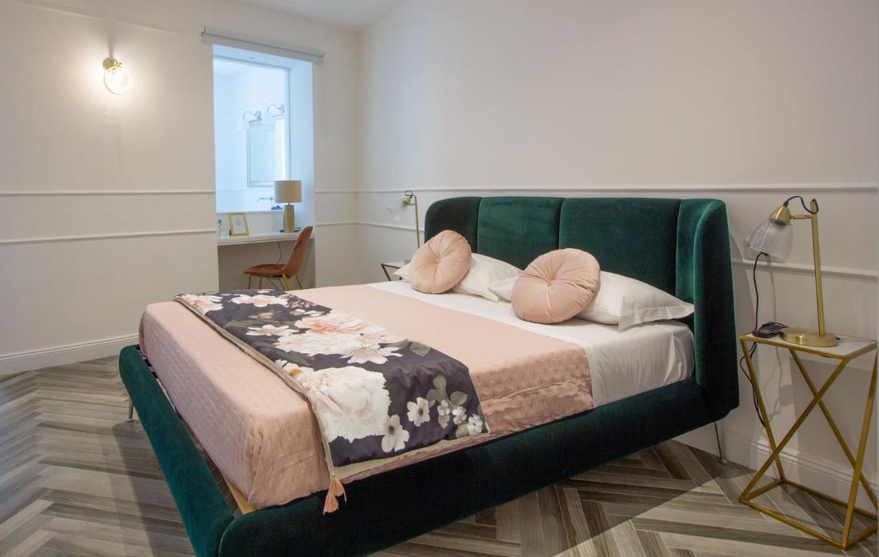 La Terrazza Antica Dimora Hotel กัมโปบัสโซ ภายนอก รูปภาพ